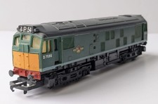 Hornby Railways R072 OO BR Class 25 Bo-Bo Diesel-Electric Locomotive Green D7596