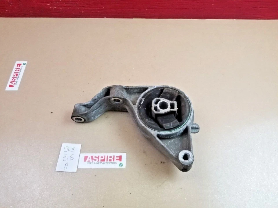 2005-2010 Chevrolet Cobalt Front Automatic Transmission Mount OEM 22693268 - Image 4 of 4