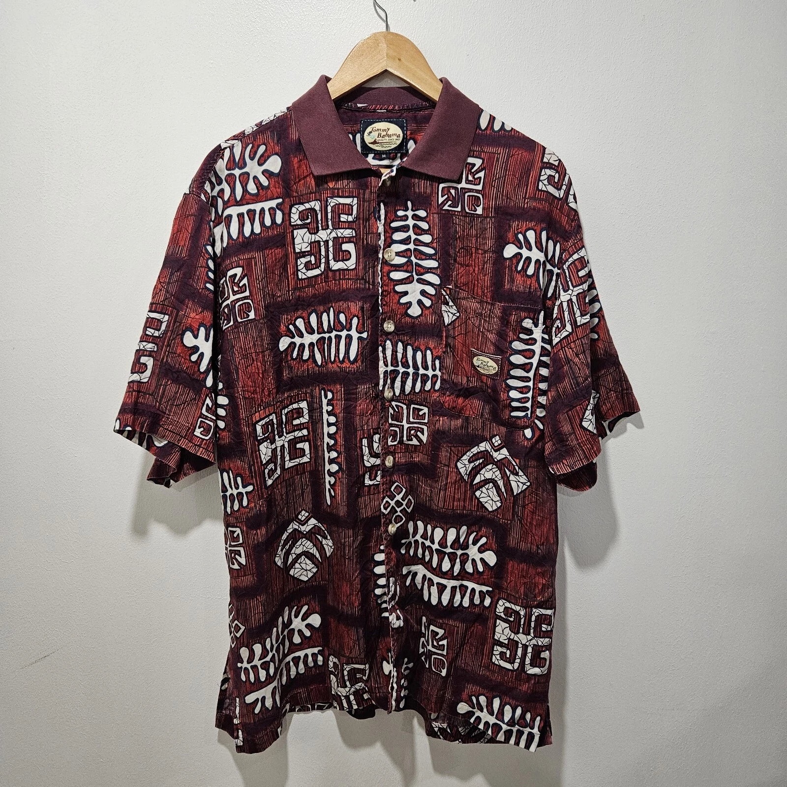 Tommy Bahama 100% Rayon casual Polo Collared Button Up Shirt Size Medium Red