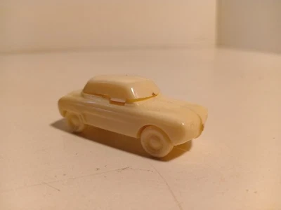 CIJ F plastique Renault Dauphine beige Puzzle publicitaire 1/63 TBE - Photo 1/4