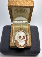 14k Solid Yellow Gold Carved Shell Skull Cameo Diamond Boarder Pendant