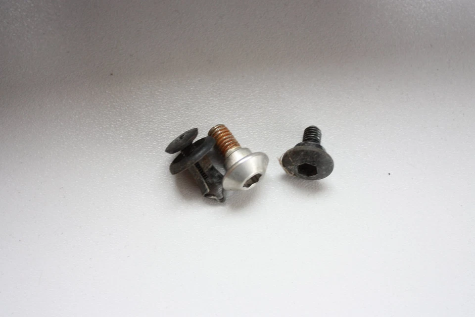 Suzuki SV 650S 2009 ARRIÈGE ARRIÈRE AUTAGNE PANNEAU COUVERTURE DU CAURAGE DE TAI Foto 2 de 4