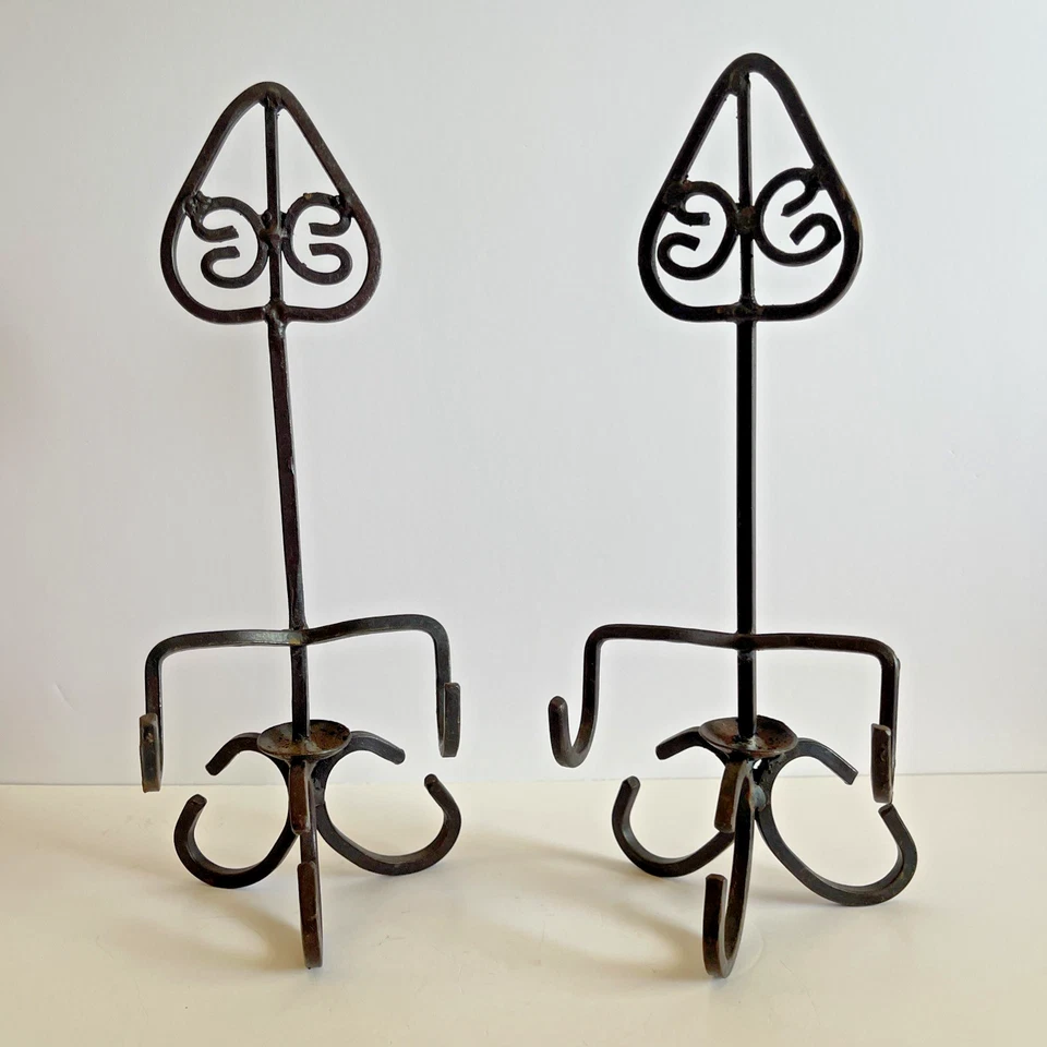 Raro Juego de Estante para Platos/Arte de Exhibición de Hierro Forjado Negro Brutalista Rústico Decorativo  Foto 2 de 4