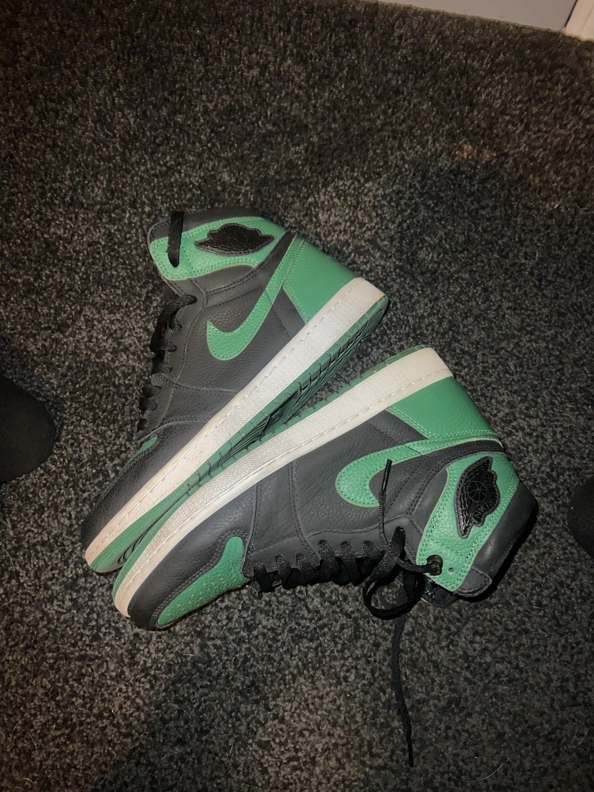 Air Jordan 1 Retro High OG Pine Green 2.0 Mens sz 9