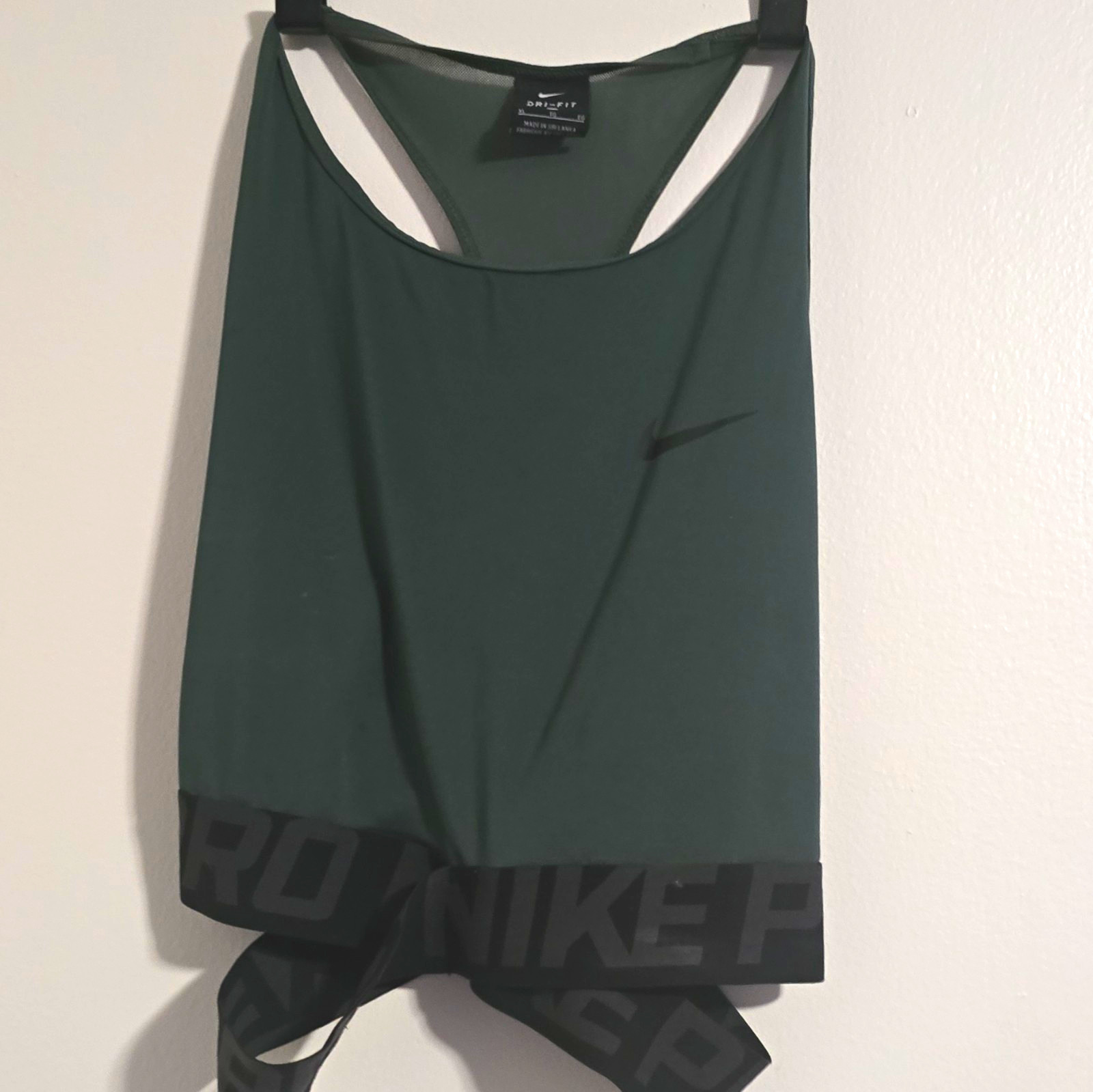 Nike Pro Women’s Green Racerback Sports Bra Logo Wireless Pullover Size XL