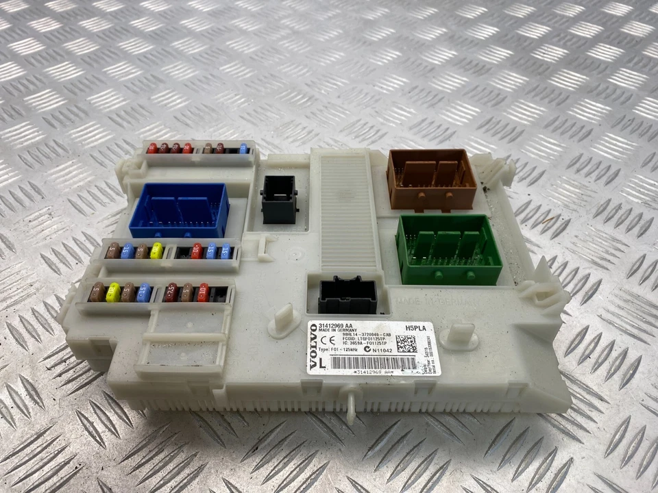 2016 VOLVO XC60 2.0 DIESEL FUSE BOX GENUINE 31412969AA - Image 2 of 4