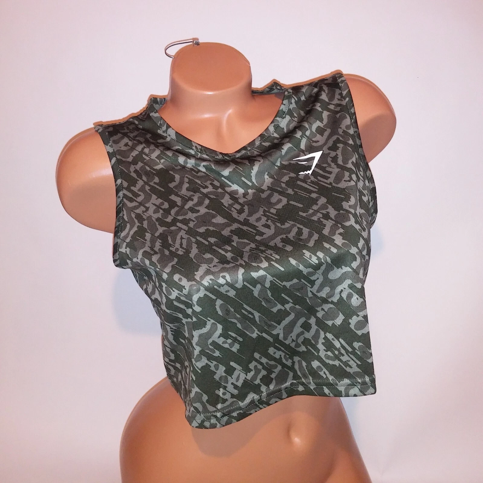 gymshark crop top sleeveless camo crew neck muscle tank-top