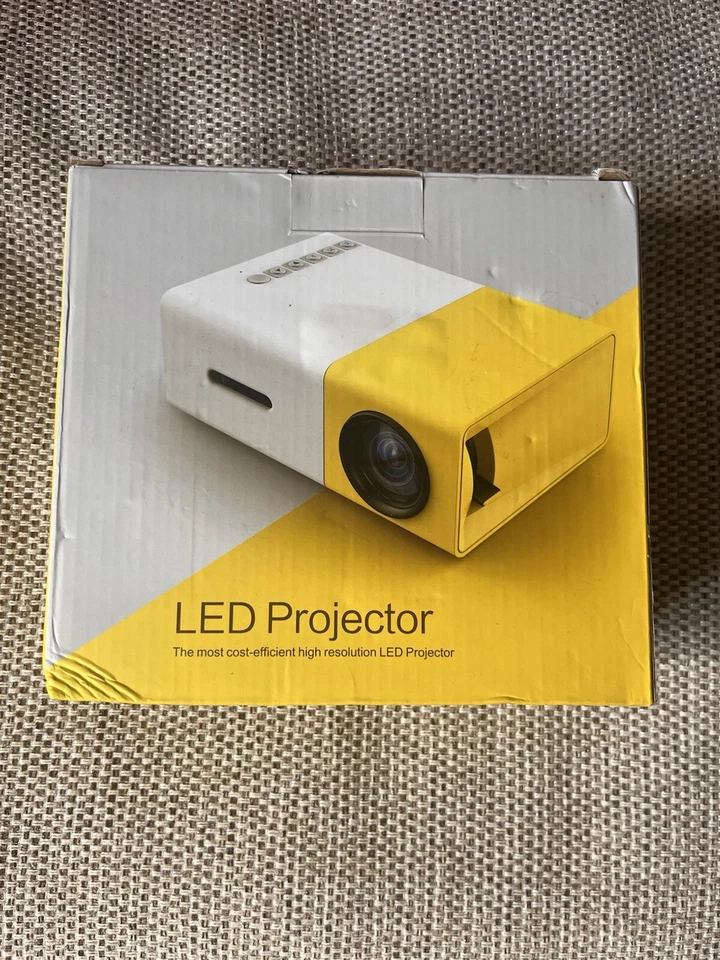 Excelvan YG300 Mini Portable LED Pocket Projector - Image 3 of 3