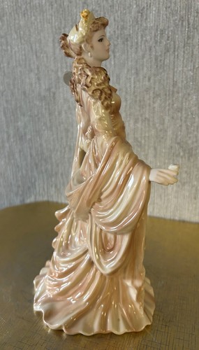 WEDGWOOD LADY FIGURE THE CLASSICAL COLLECTION REFLECTION PORCELAIN PERFECT - Picture 5 of 8