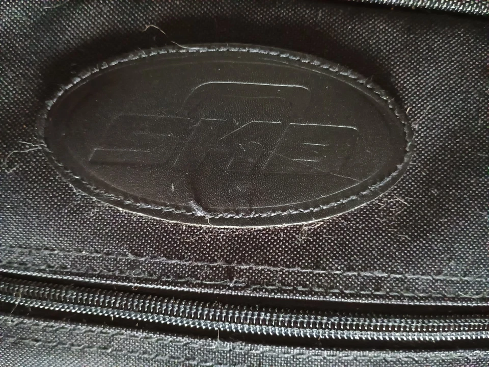 SKB GUITAR PEDAL BOARD With Soft Case And 6 Ports Excellent Condition  - Image 2 of 4