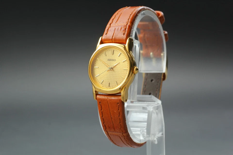 Vintage 1985 Exc+5 Seiko V701-A110 Gold Quartz Womens Ladies Watch From JAPAN - Image 3 of 4
