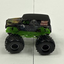 Monster Jam GRAVE DIGGER Monster Truck Neon Green Chassis Metal Frame 1:64