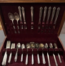 National Silver Co King Edward Silverplate Moss Rose 40 Pieces Wood Case VTG