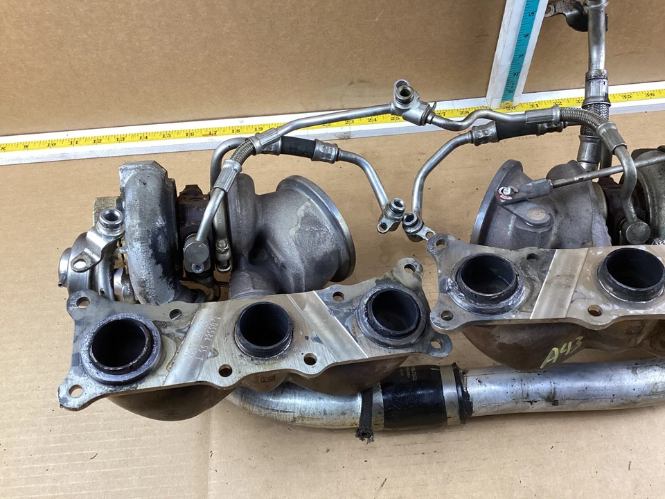 2010-2012 BMW 740i F01 Front & Rear Turbocharger Manifold Air Induction Duct OEM Foto 2 de 4