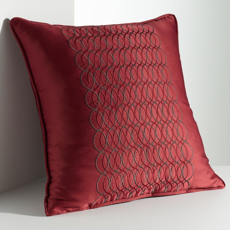 Simply VERA WANG Red PILLOW Size: 18 x 18" New SHIP FREE Bedding LINKS