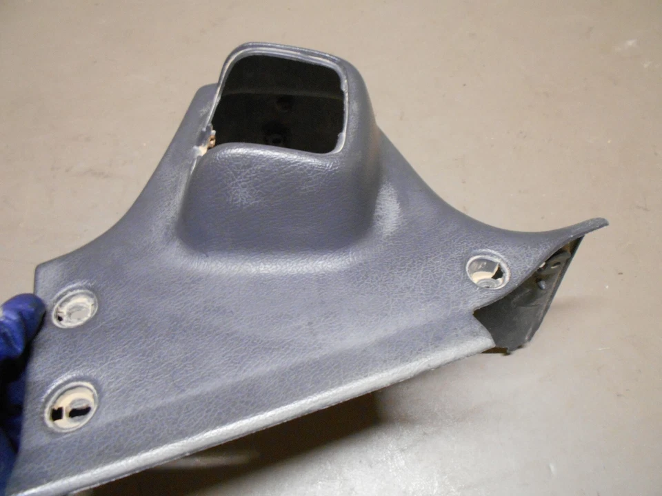 90-93 Geo Storm Station Wagon Wagonback Dark Grey LH Rear Seat Belt Trim Panel Foto 3 de 4