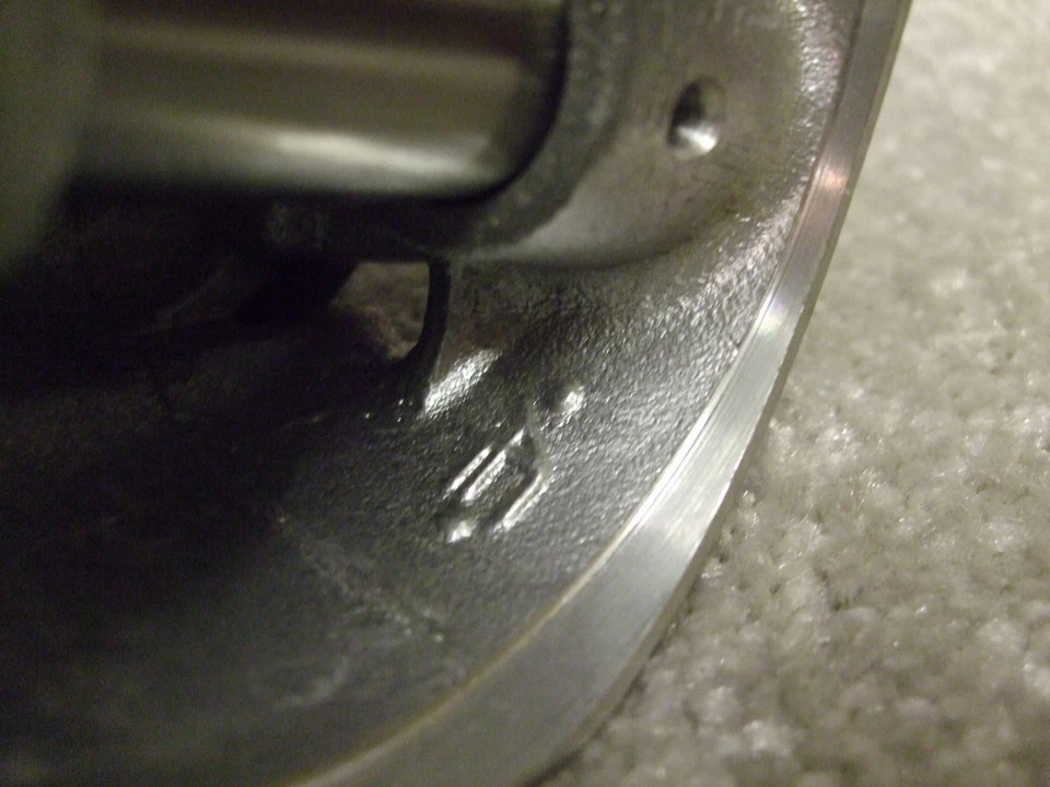 XK NORTON Commando COMBAT 750 pistões @ 030" NOS 06-3355 R Hand ONE only DEE070724 - Imagem 4 de 4