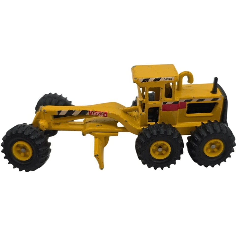 Maisto Tonka Hasbro 1998 Mini Road Grader Yellow Diecast Vintage Toy - Image 3 of 4