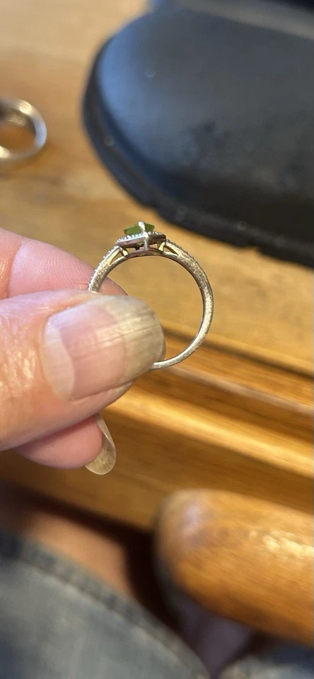 Peridot钻石戒指。 — 第 2/3 张图片