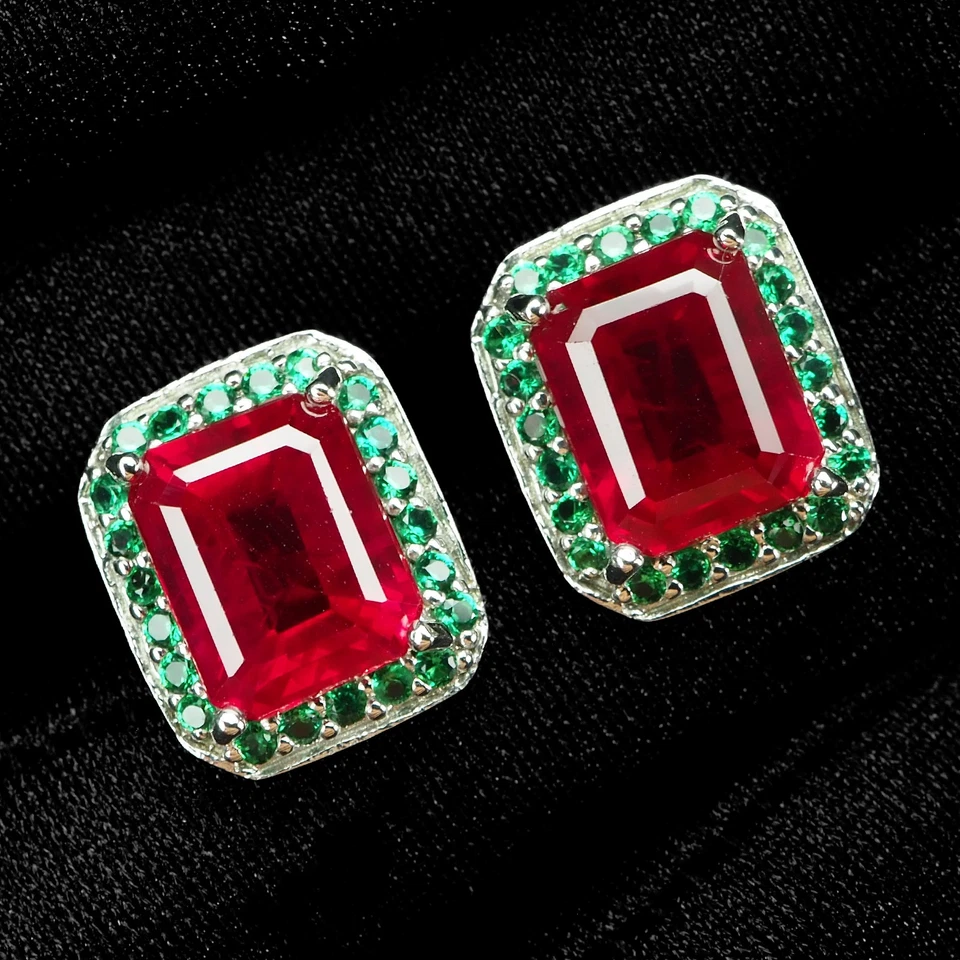 Pendientes con halo de oro blanco de plata de ley 925 de 8,70 quilates de tsavorita verde y rubí rojo Foto 3 de 4