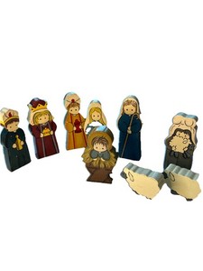 Wooden Painted Navtivity Scene Jesus, Joseph, Mary, 3 Wisemen, 2 Sheep, Shepherd