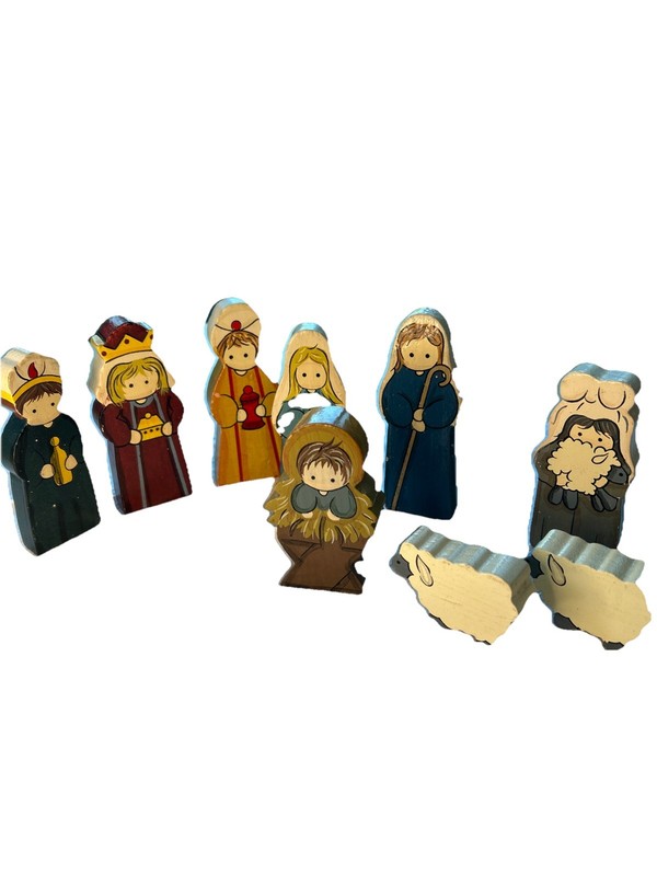 Wooden Painted Navtivity Scene Jesus, Joseph, Mary, 3 Wisemen, 2 Sheep, Shepherd