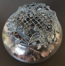 Vintage 1987 METZKE POTPOURRI glass Jar Bowl container PEWTER Lid Heart Roses