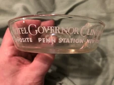 GOVERNOR CLINTON HOTEL NYC VINTAGE ART DECO RARE GLASS ASHTRAY CIRCA 1930