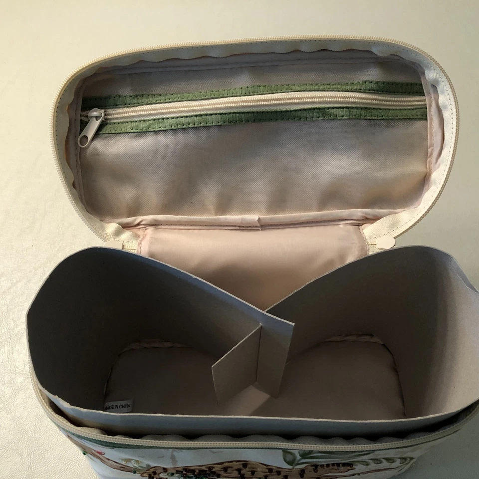 NUEVO BÁSICO Estuche de Viaje Maquillaje Cosmético Ovalado con Cremallera 10 x 7 x 4" Nuevo con Etiquetas Foto 4 de 4