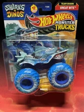 Hot Wheels Monster Trucks 2025 Sharks vs Dinos : Team Shark-Great Bite Blue Tire
