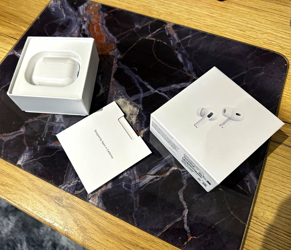 Apple AirPods Pro White In-Ear Bluetooth Earbuds ANC/Transparency, USB-C, photo 1 of 4