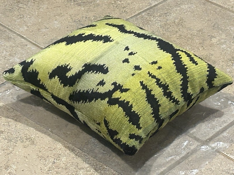 Scalamandré Tigre Tiger Print luxurious Velvet Pillow Knife Edge SQ 11”x 11” New