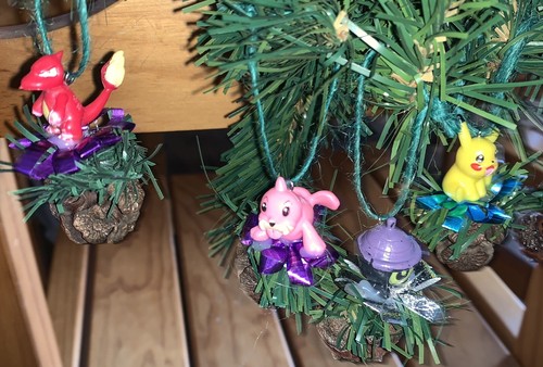 Pokemon 2.5inch Figure Christmas Pines Assorted 10pcs Set - Picture 2 of 7