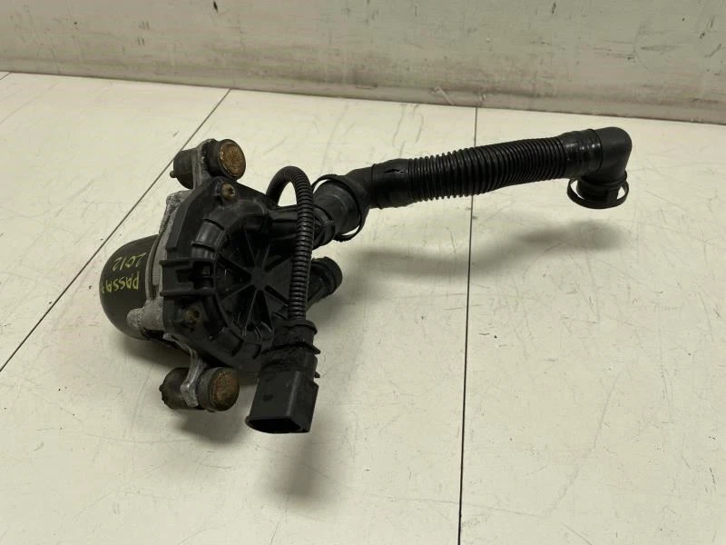 BOMBA DE INYECCIÓN DE AIRE SECUNDARIA VOLKSWAGEN PASSAT SE 2012 FÁBRICA Foto 3 de 4