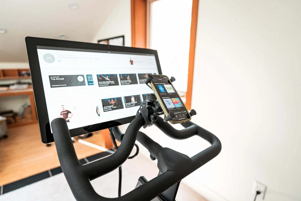 RAM-B-400-A-HOL-UN10BU  RAM X-Grip Large Phone Mount with Tough-Claw ... - Image 3 of 4