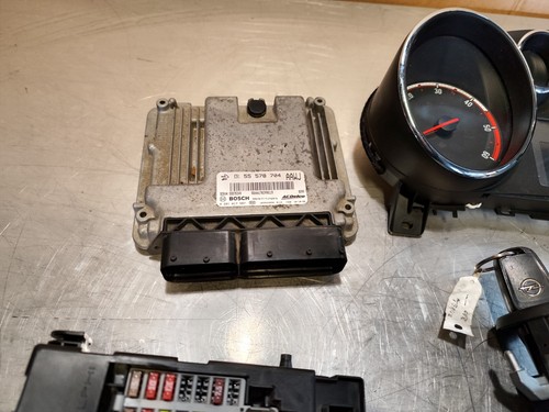 ECU STARTER KIT OPEL MERIVA B PHASE 1 1.3 CDTI 55578704 / 13356921 /0281017587 - Picture 4 of 11