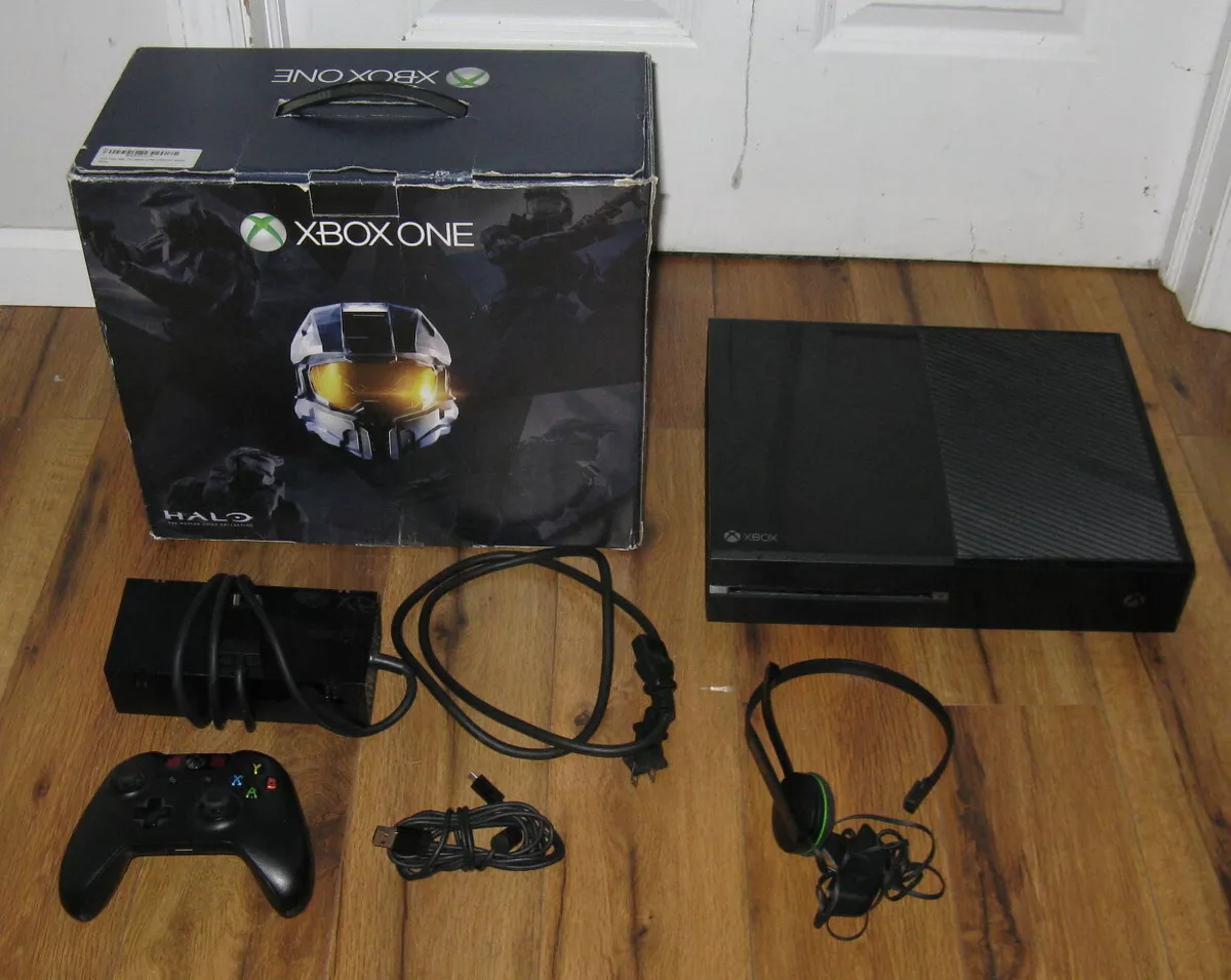 Microsoft Xbox One Halo: The Master Chief Collection Bundle 500GB Black  Console