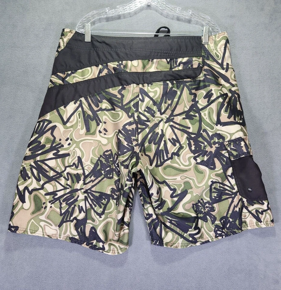 Pantalones cortos de natación Joe Boxer camuflados para hombre grandes verdes florales con bolsillo de carga Foto 4 de 4