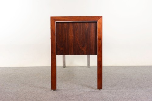 Rosewood & Leather Sideboard by Herman Miller - (D1319) - Picture 12 of 12