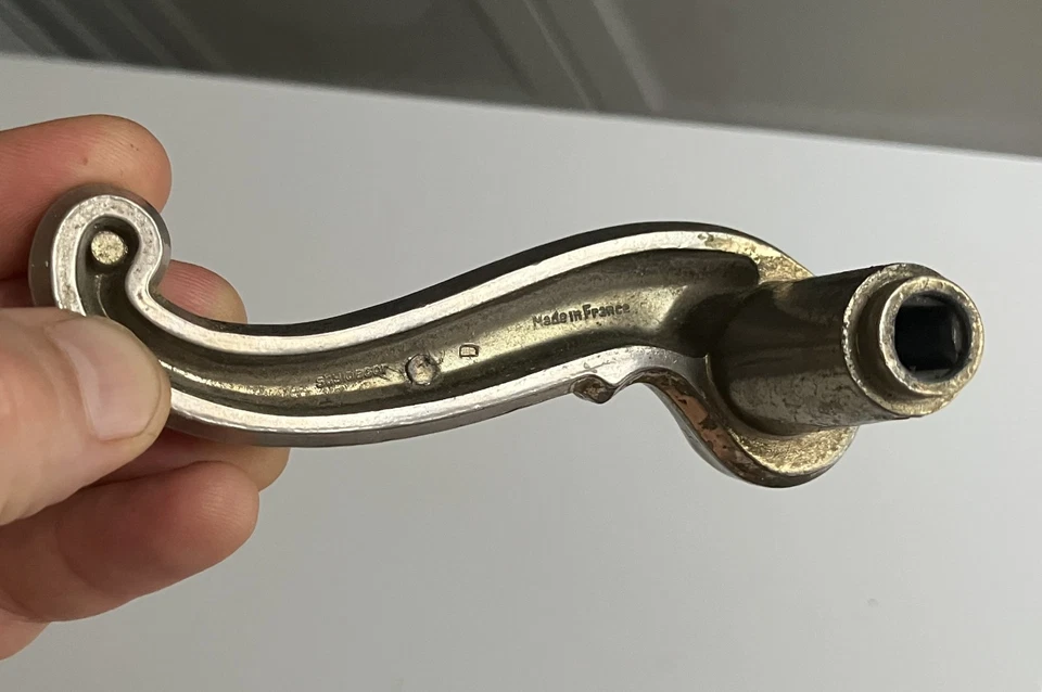 poignee de porte bequille en metal style louis XV rocaille marque Styldecor - Photo 3/4