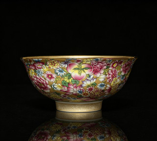 Rare Chinese Famille Rose Porcelain Bowl Peach and Flower Design Home Decoration