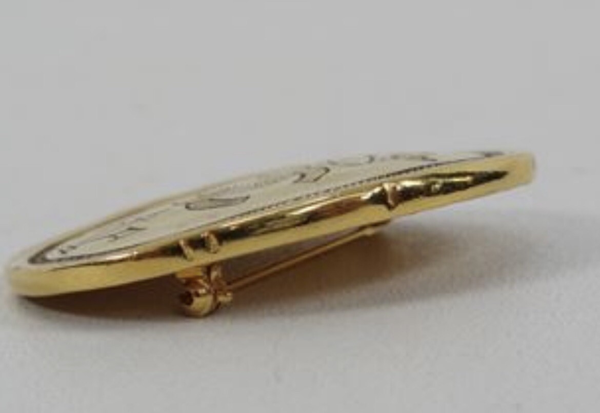 CHANEL ゴールド コイン型チャーム Chanel Regal Crown Logo Coin Medallion Brooch Circa 1980s | eBay