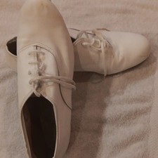 Unisex White Lace-Up Jazz Dance Shoes Pair Size 8 M