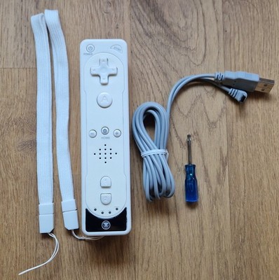 Nintendo Wii Controller (Wiimote) von snakebyte weiß wiederaufladbar mit Zubehör