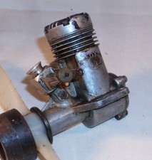 FOX 19 NITRO GAS ENGINE AIRPLANE WITH PROP AND CARB.