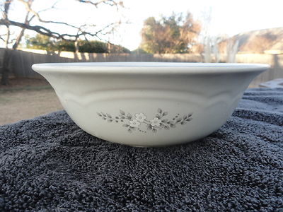 Pfaltzgraff Heirloom White Flowers Gray Leaves Off White Vegetable Serving  Bowl
