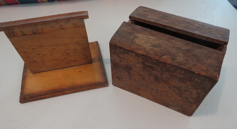 ANTIQUE 2 PIECE WOODEN CIGARETTE BOX ????