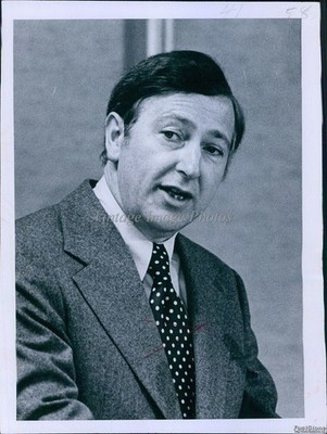 1975 John Spellman Chief County Exec Focuses On Stadium Government Photo 7x9