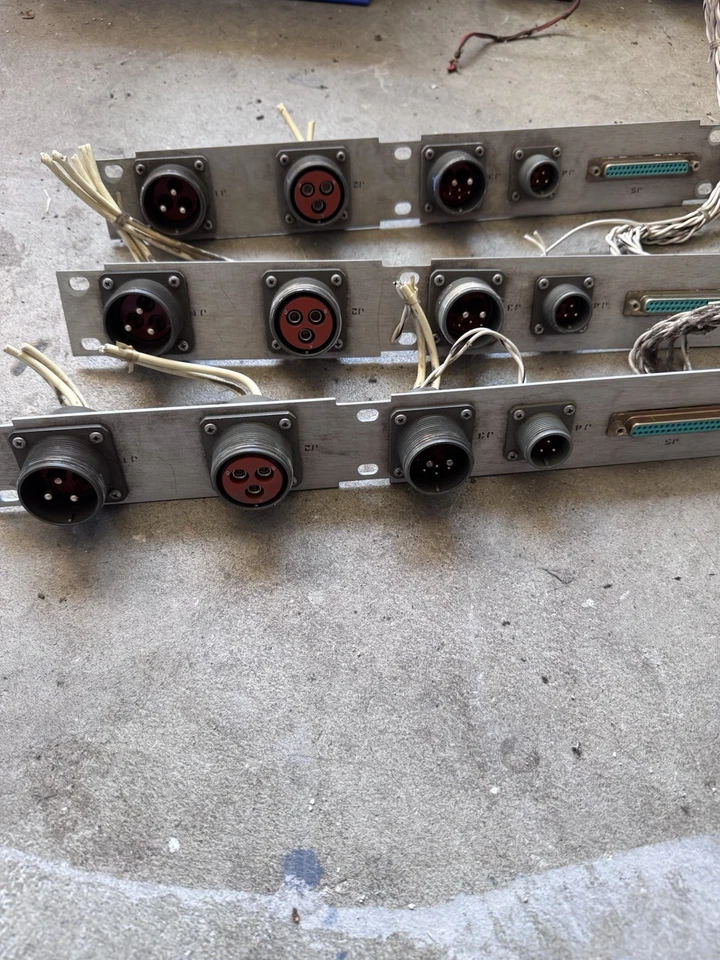 Mil Spec circular connectors mounted on aluminum panel - Image 2 of 4