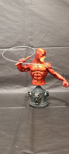 Bowen Designs Daredevil Marvel Mini-Bust Sculpted by the Kucharek Brothers - Picture 5 of 6